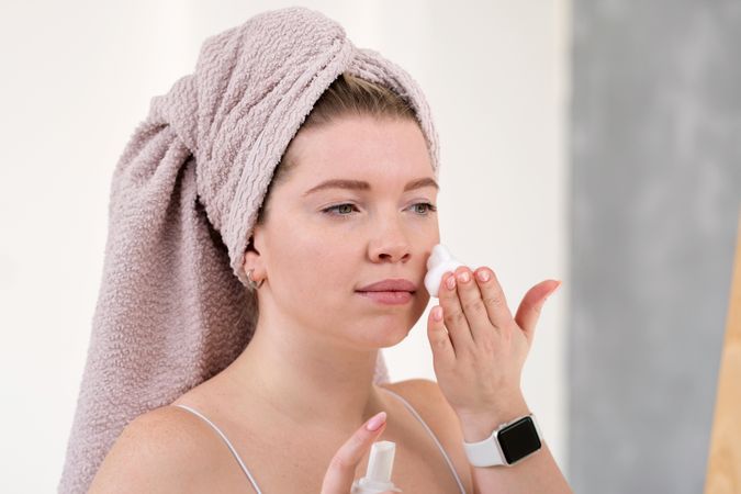 Skincare routine with cleansing foam