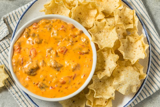 Homemade Mexican Spicy Cheese Queso Dip