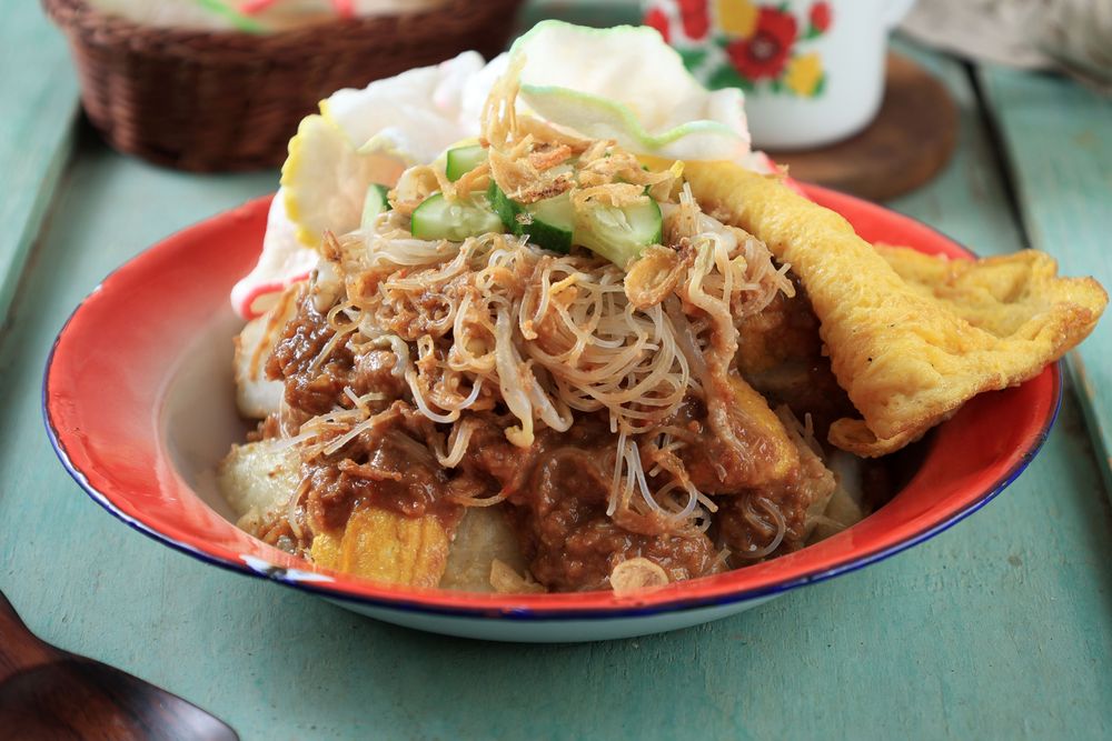 Close Up Ketoprak is Indonesian Popular Breakfast from Jakarta, Indonesia.