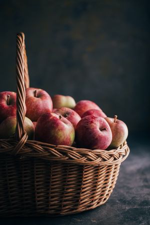 Fresh red apples