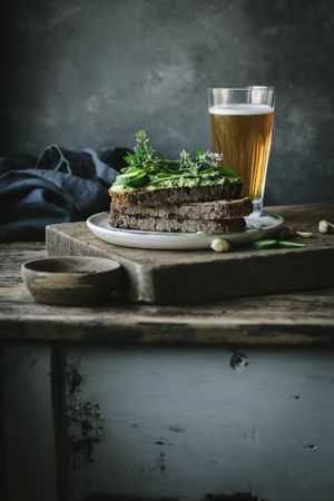 Toasts with cashew pate