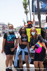 Los Angeles, CA, USA — June 14th, 2020: people handing out water and snacks at racial justice march bGRGX4