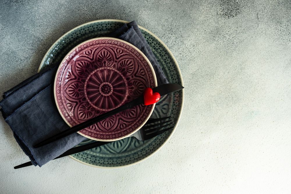 Patterned plates with heart decoration