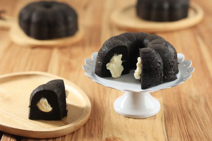 Glutinous Rice Bundt Cake With Melted Cheese Filling