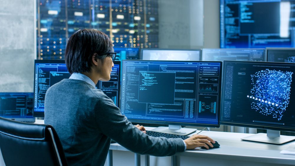 IT Technician Works on Artificial Intelligence, Big Data Mining, Neural Network Project.
