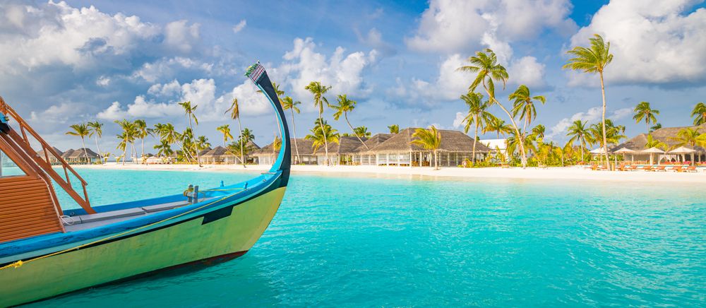 Wide shot of the front of a traditional dhoni boat in the Maldives