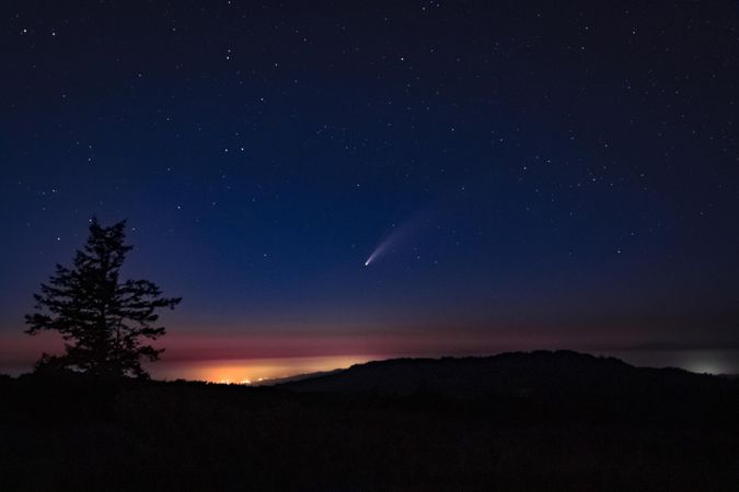 Comet or shooting star in the night sky