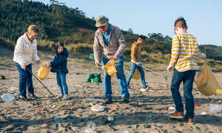 Volunteers cleaning the beach