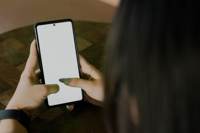 Woman's Perspective: Interacting with a Mobile Device Interface