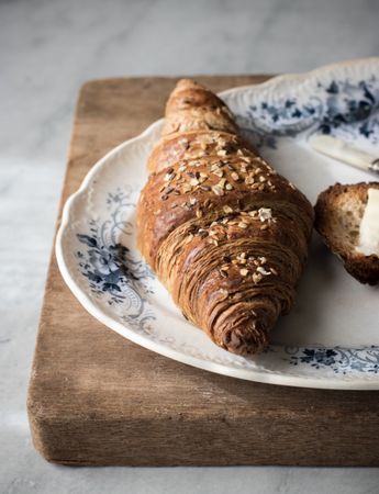 Crispy croissant with grains