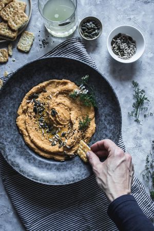 Baked carrots hummus