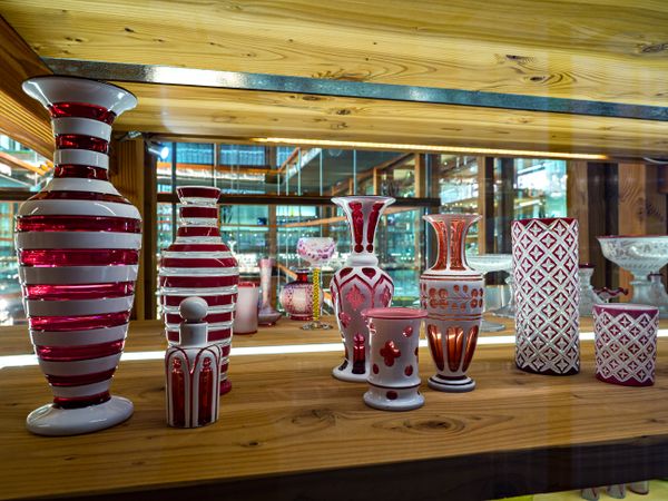 Stunningly beautiful crystal products. Vases, wine glasses and decorative glassware.