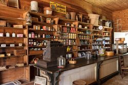 Old-fashioned interior of general store in Georgia 6beO65