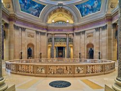 Upper-floor view of the Minnesota Capitol rotunda in St. Paul, Minnesota Q4dMab