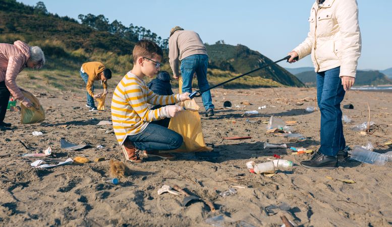 Volunteers cleaning the beach