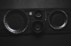 Dark tablesetting