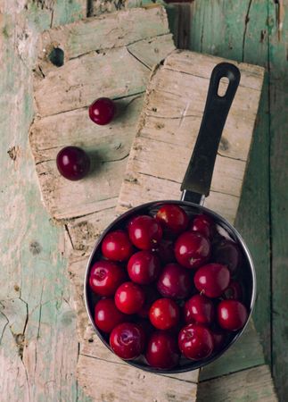 Saucepan with cherries