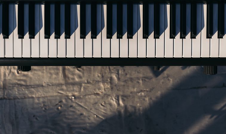 top view of a music keyboard