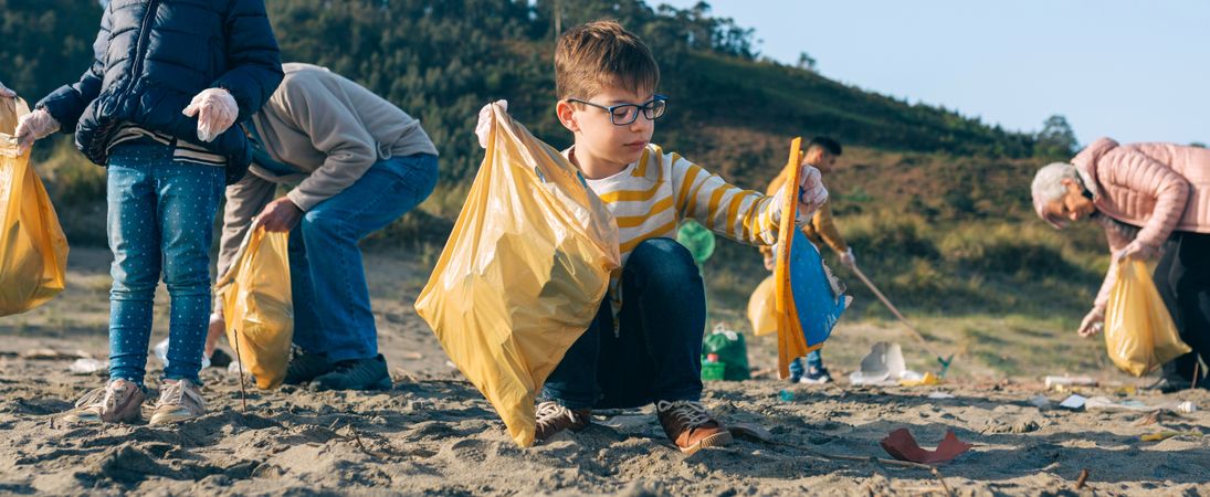 Volunteers cleaning the beach