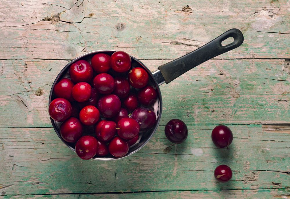 Saucepan with cherries