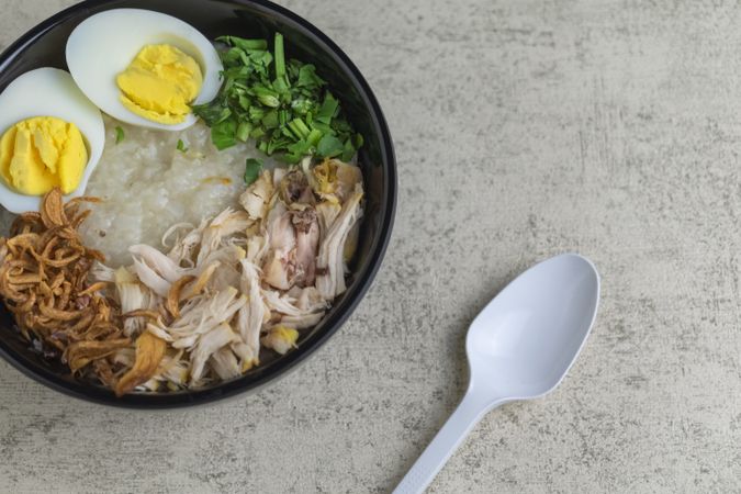 chicken porridge on bowl