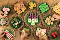 Jasan pasar festive Indonesian treats