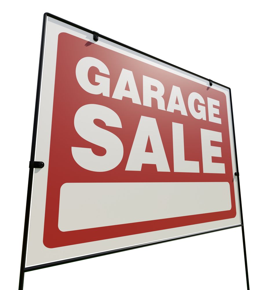 Right Facing Garage Sale Yard Sign