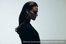 Silhouette of female model in studio 4Bo1Wb