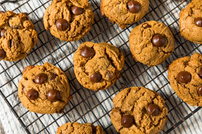 Trendy Five Ingredient Chocolate Chip Cookies