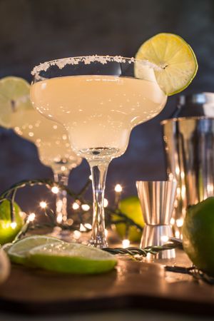 Preparing a margarita cocktail