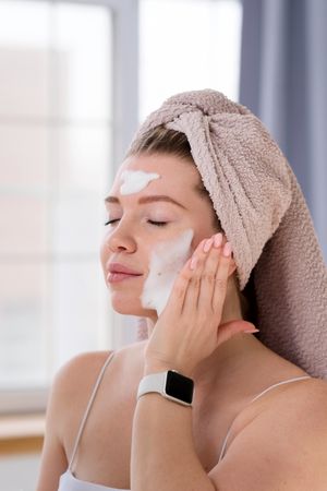 Skincare routine with cleansing foam
