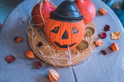 Pumpkin mask with spliff