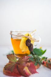 Autumnal tea with lemon