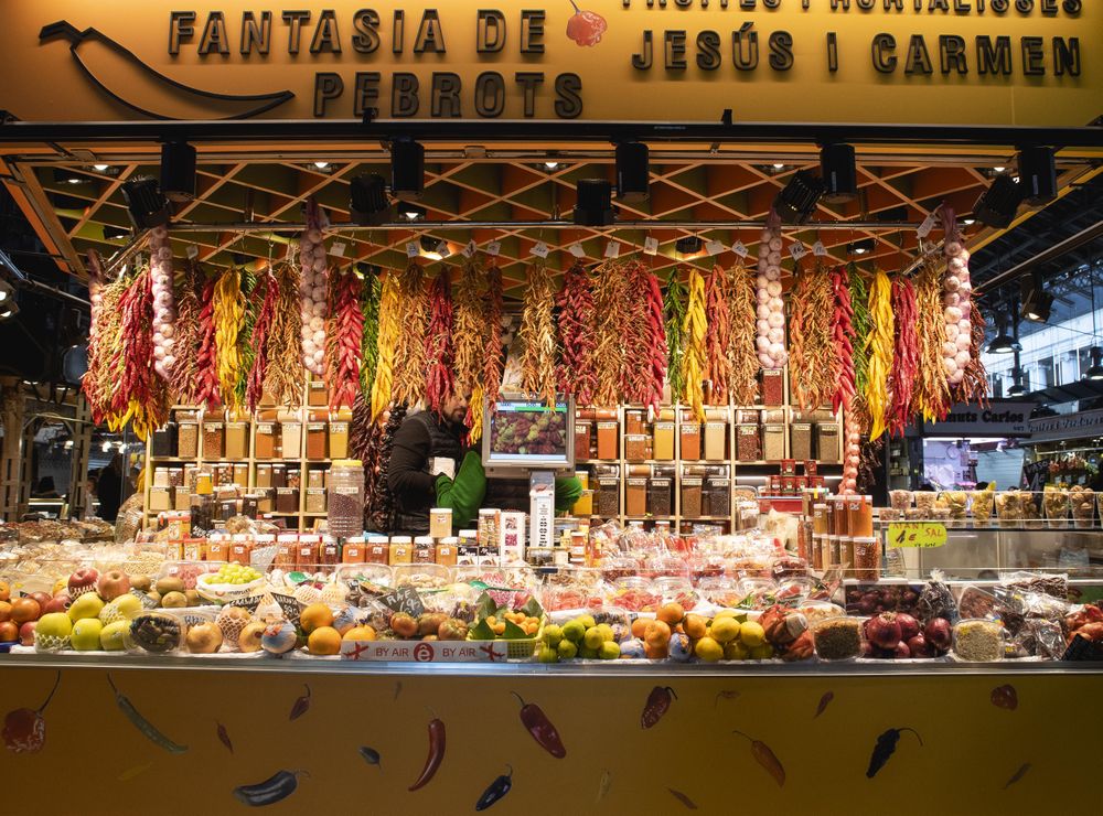 Exterior view of fruits and spices market store