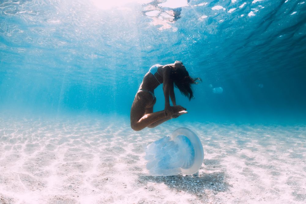 Underwater of woman in bikini