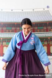 Woman wearing hanbok 0ydmRb