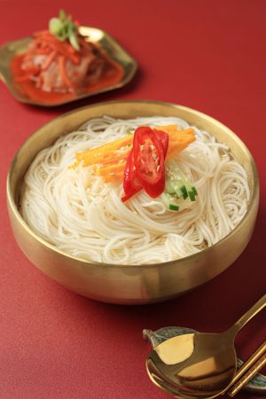 Janchi guksu, Korean noodle dish
