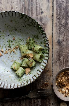 Pasta paccheri with kale pesto and nuts