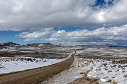Remote road in wintertime in rugged Sweetwater County, Wyoming 4jV6W4