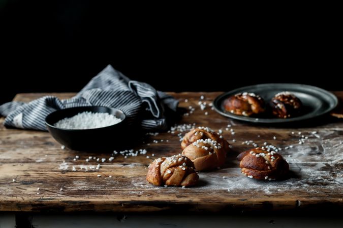 Cardamom buns on grating