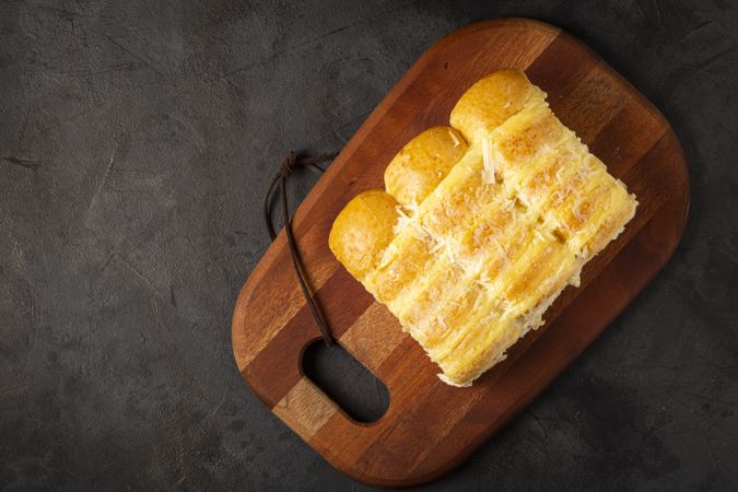 Sweet bread with cream and coconut.
