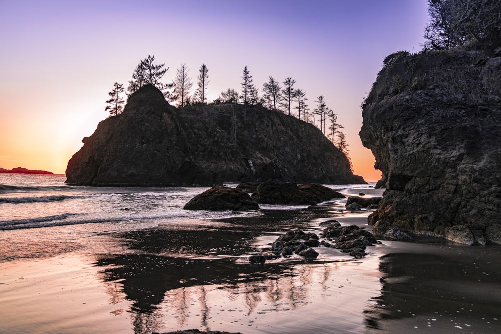 Ocean coming in on the pacific north west