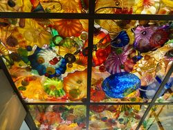 Painted-glass art in huge vases at the Museum of Glass in Tacoma, Washington 0V6aG0