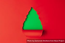 Christmas tree shape made with red and green paper 5R3Zr4