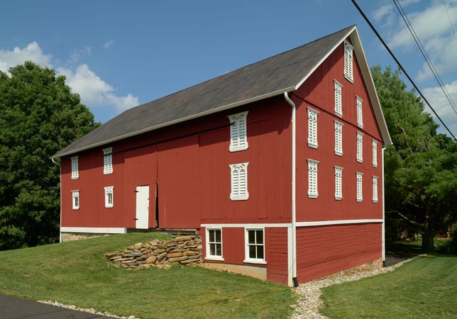 A well-maintained red barn outside McKnightsville, Pennsylvania