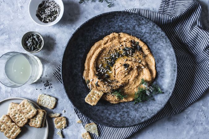 Baked carrots hummus