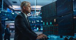Professional Investment Agent in Office