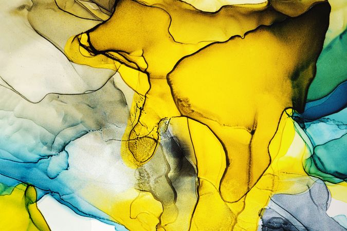 Modern fluid art with Alcohol Ink