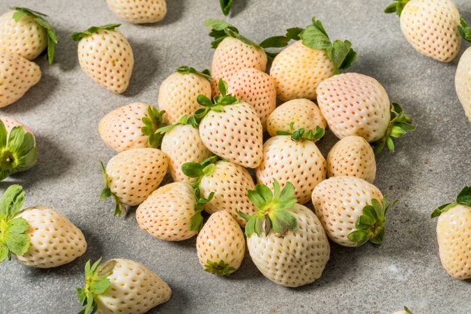 Organic Raw Pink Pineberry Strawberries