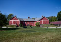 Large barn on the grounds of the Shelburne Museum in Shelburne, Vermont 0Pjjv4